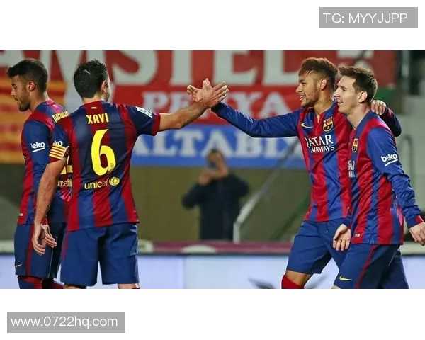 足球巨星相聚瞬间的唯美画面展现了激情与友谊的完美结合